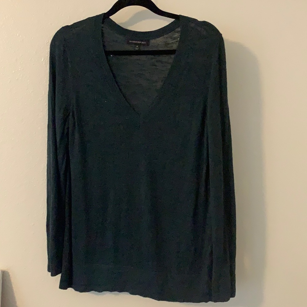 Banana Republic V-neck Lightweight green sweater